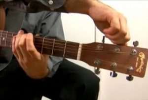 tuning-guitar