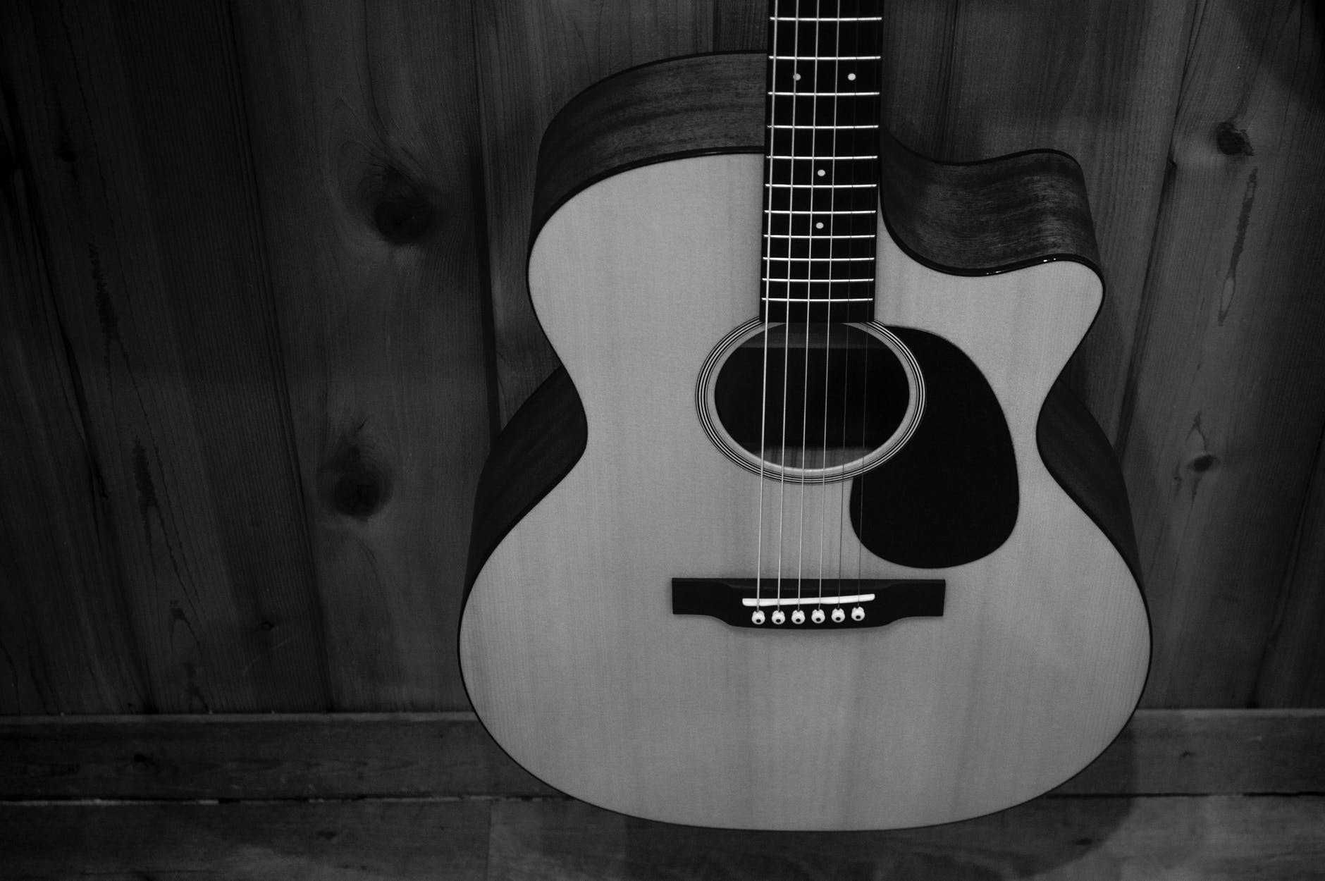 elegant looking body of the guitar