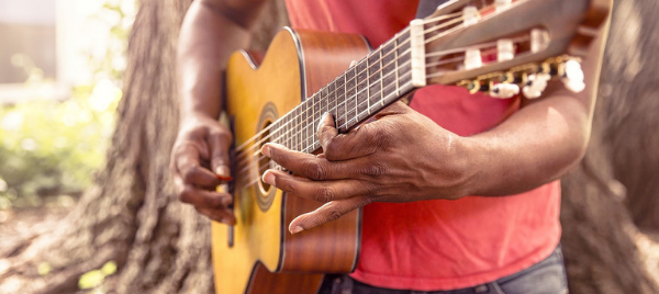 How often guitar strings should be changed