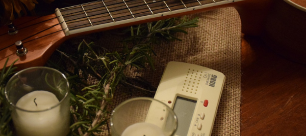 How to tune an acoustic guitar